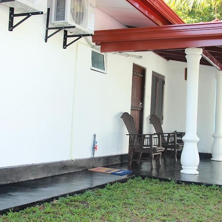 Sooriya Sewana Guest House Banduramulla Extérieur photo