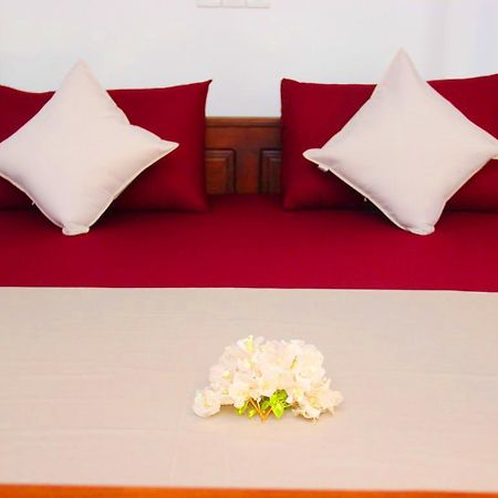Sooriya Sewana Guest House Banduramulla Extérieur photo
